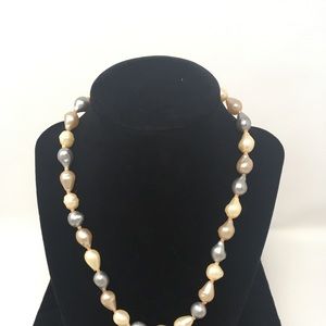 3/$20 Vintage beaded necklace